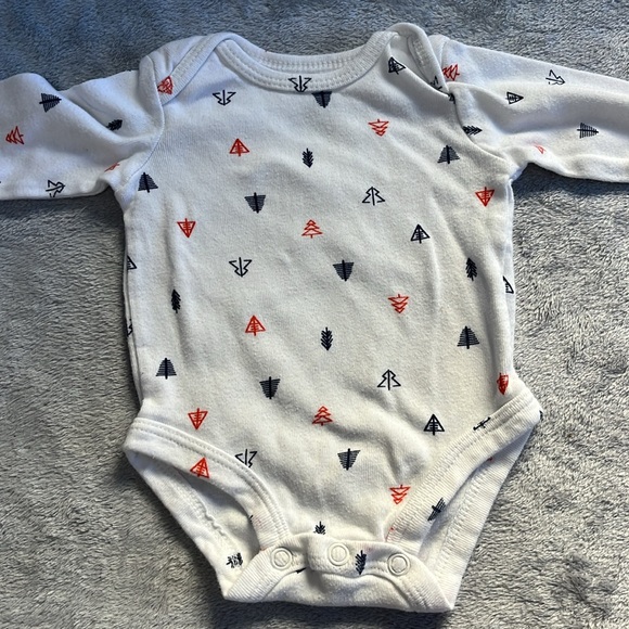 Newborn clothes bundle - Picture 2 of 9